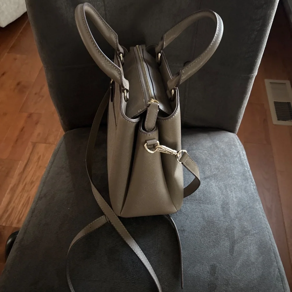 DKNY Small Paige Taupe Leather Satchel Crossbody Handbag KS6